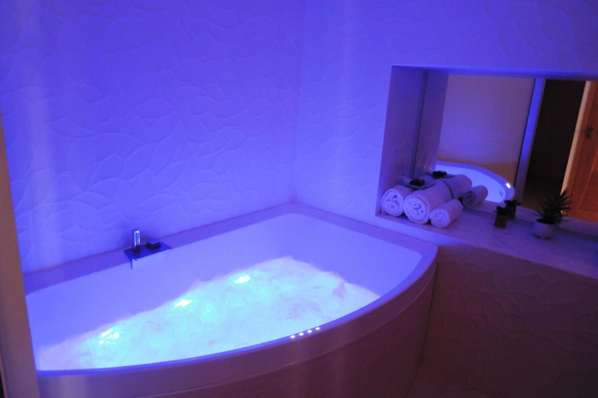 L'Eau Vive Jacuzzi Et Sauna En Vieille Ville 5 Annecy Zewnętrze zdjęcie